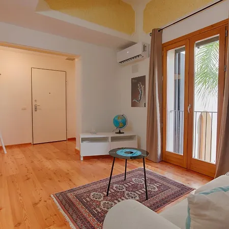 Piazza San Domenico Near The Sea! Apartment Trapani